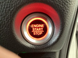 【スマートキー】持っているだけでエンジン始動や、ドアロックの開閉まで出来ちゃう賢く便利なスマートキーを装備!暗くなってもキー穴を捜す必要が無くとっても便利ですから人気の装備です♪
