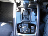 MTモード付ATです。スポーティに走りたいときにはワンタッチで切り替えできてギアを固定できます。