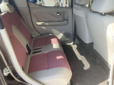 リアシートも快適です。もちろん前後にスライドが出来ます。
