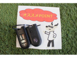 キーフリーシステムになっています。電子キーを携帯しているだけ、それだけでドアのロック開閉からエンジンの始動までできちゃいます♪
