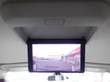 フリップダウン後席モニタ-装備!TVやDVD視聴が出来ます。快適なドライブやご旅行などに最適ですね♪
