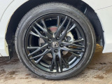 【純正18インチアルミホイール】外観にマッチした純正アルミホイールを装着しております。各種社外アルミホイールや、スタッドレスタイヤも取扱いしております。是非ご相談ください♪