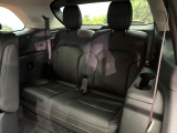 3列目シートはもちろん状態良好☆大人でもゆったりと座って頂けますので、大人数でのお出かけもラクラクです♪ご家族で、気の知れた仲間で、ドライブに行くのが楽しみですね♪