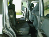 2列目シートもゆったり快適に座っていただけますので、後部座席にお乗りの大切な方も楽しくドライブに参加していただけます☆もちろんチャイルドシートの取り付けにも対応します!