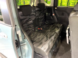 後部座席も気になるようなキズ・汚れやへたり等、大きなダメージはなく、良好な状態です。