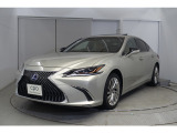 レクサス車らしい細部までこだわった高級感と見る人を一目で虜にするエモーショナルな魅力を持ち合わせております。