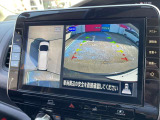 車を真上から見ているように、周囲の状況を把握しながら安心して駐車が行えるアラウンドビューモニター装備!