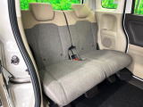 後部座席も気になるようなキズ・汚れやへたり等、大きなダメージはなく、良好な状態です。