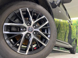 【15インチアルミホイール】外観にマッチしたアルミホイールを装着しております。各種アルミホイールや、スタッドレスタイヤも取扱いしております。是非ご相談ください♪