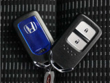 ◆スマートキー◆カギをバッグやポケットに入れたままでもドアロックの開閉ができる『スマートキー』付き!雨天や暗くなってもカギを取り出す必要がなくドアの開錠&エンジンも始動できます