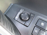 駐車時や狭い道でのすれ違い時に気を使うミラー。電動格納式ドアミラーはそんな時に便利です。