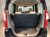 コンパクトボディーなのに、荷室はこんなに広々!たくさん荷物が積めますよ。