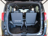 ミニバンならではの広々としたラゲージスペースを備えています。ライフスタイルに合わせていろいろな物を積み込めます!