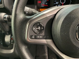 ステアリングにオーディオ操作スイッチが付いています。オーディオ画面に直接タッチしなくても操作が出来ますので、運転に集中できます。
