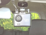 【ドライブレコーダー】ドライブレコーダー装備!走行中はもちろん、あおり運転や事故に遭遇した際、映像で記録し、万一のリスクに備えます。※記録用SDカードはお客様ご自身でご準備いただく必要があります。