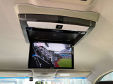 後席モニター装備です!長距離ドライブも同乗者を退屈させません♪