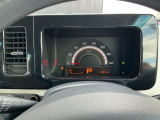 平均燃費なども表示でき、昼夜を問わず視認性に優れた大きい文字のファインビジョンメーター!見やすいです