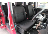 運転席、助手席もゆったり座れるシートです!様々なドライブシーンを快適に愉しんで頂けます!