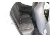 後席シートは分割可倒式。乗せる荷物や乗車人数に合わせて片側ずつ倒すことが出来ます。