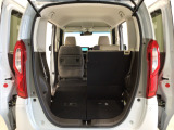 様々なパターンにアレンジができるラゲッジスペース♪お荷物の大きさや量・状況に合わせてアレンジできますので、とっても使い勝手良好ですよ♪タップリ積んで、楽しいお出かけを♪
