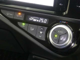 【オートエアコン】車内温度を感知して自動で温度調整をしてくれるのでいつでも快適な車内空間を創り上げます!どの席に座っても快適なドライブが楽しめます♪