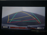 バックガイドモニターで、後方を確認しながら安心して駐車することが出来ます。運転初心者も熟練者も必須の機能ですよ!