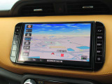 日産純正カーナビゲーション・大画面表示で地図も見やすく、初めての道もこれがあれば安心ですね。