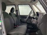 【運転席】シート周りは使用感も少なく、良好な状態となります。丁寧につかわれていたことがよくわかります。