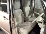 運転席の状態もグッド!年式・走行距離をほとんど感じさせない、大変きれいな室内です!