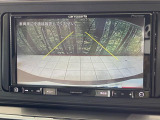 【バックカメラ】駐車時に後方がリアルタイム映像で確認できます。大型商業施設や立体駐車場での駐車時や、夜間のバック時に大活躍!運転スキルに関わらず、今や必須となった装備のひとつです!