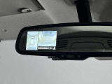 バックミラーにアラウンドビューモニターの表示も可能です!
