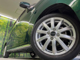 【15インチアルミホイール】外観にマッチしたアルミホイールを装着しております。各種アルミホイールや、スタッドレスタイヤも取扱いしております。是非ご相談ください♪