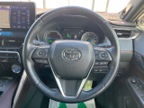 【純正革巻きステアリング】上質な革を使用することで、手にしっかり馴染みとても運転しやすいハンドルです♪