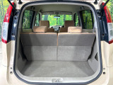 普段のお買い物や通勤、送迎等に十分な荷室スペースを確保しております。セカンドシートを倒すと、大きな荷物の積載も可能です♪