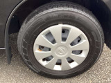 純正ホイールキャップが装着されています。