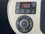 【 オートエアコン 】車内温度を感知して自動で温度調整をしてくれるのでいつでも快適な車内空間を創り上げます!
