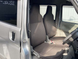 前席です。シートには汚れ等が無く綺麗です。