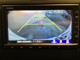 バックモニター付きで、車庫入れやバック時の後方確認をサポート。