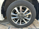 ボディースタイルにマッチした純正アルミホイールです!