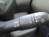 オートライトシステム装備でライト操作もスムーズです。ハイビームアシストもあって便利です