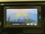 バックでの車庫入れも安心です! リアカメラが付いているバックモニター付のナビを装備しております。操作線もついており距離感も画面から確認できます。