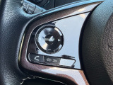 【ステアリングリモコン】ステアリングにオーディオ調節可能なスイッチが装備されていますので運転中でも視線をそらさずにオーディオの調節が可能です!
