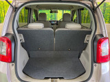 普段のお買い物や通勤、送迎等に十分な荷室スペースを確保しております。セカンドシートを倒すと、大きな荷物の積載も可能です♪
