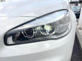 ●LEDヘッドライト:夜間走行時も良好な視界を確保し安心して運転できる高輝度LEDヘッドライトを装備!点灯速度が早く、消費電力も抑えられています。
