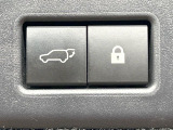 【パワーバックドア】スマートキーや運転席のボタンを押すだけでリアゲートが自動で開閉します!荷物を持っている時や、高い位置にあるバックドアを閉める際に便利な機能です♪