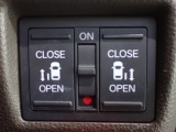 運転席からもスライドドアをボタン操作でスピーディーに開閉できます!またスマートキーでも操作できるので便利です。