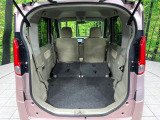 普段のお買い物や通勤、送迎等に十分な荷室スペースを確保しております。セカンドシートを倒すと、大きな荷物の積載も可能です♪