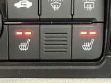 オートエアコン、シートヒーターで車内は快適にお過ごしいただけます。