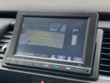 ■バックカメラ■ガイドラインが表示されるので、バック駐車が苦手な方でも安心です!ギアをリバースに入れれば自動的に切り換わりますので、面倒な操作も不要です♪狭い駐車場もお車を傷つけず安心ですね!