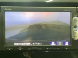 【バックカメラ】運転が苦手な方も車庫入れラクラクです!ギアをリバースに入れれば自動的に切り換わりますので、面倒な操作は不要です♪狭い駐車場もお車を傷つけず安心ですね!